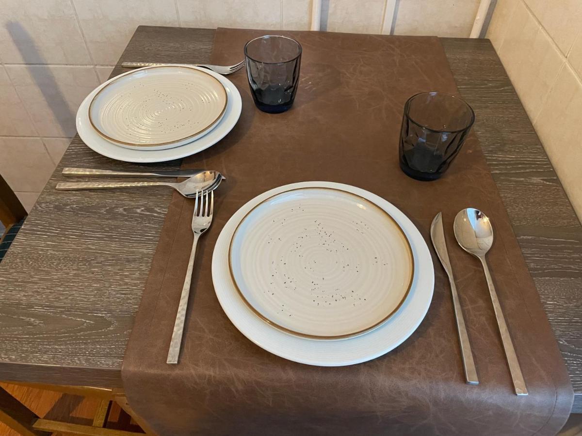 Appartement 2 Chambres Avec Parking Prive Gratuit Dijon Exterior foto